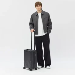 Heathrow Cabin All Black