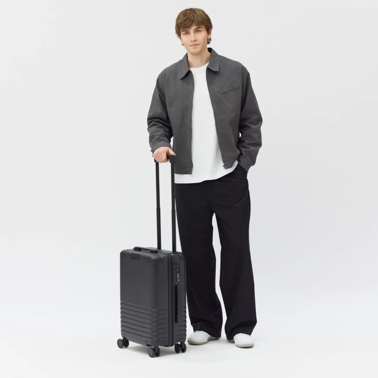 Heathrow Cabin All Black