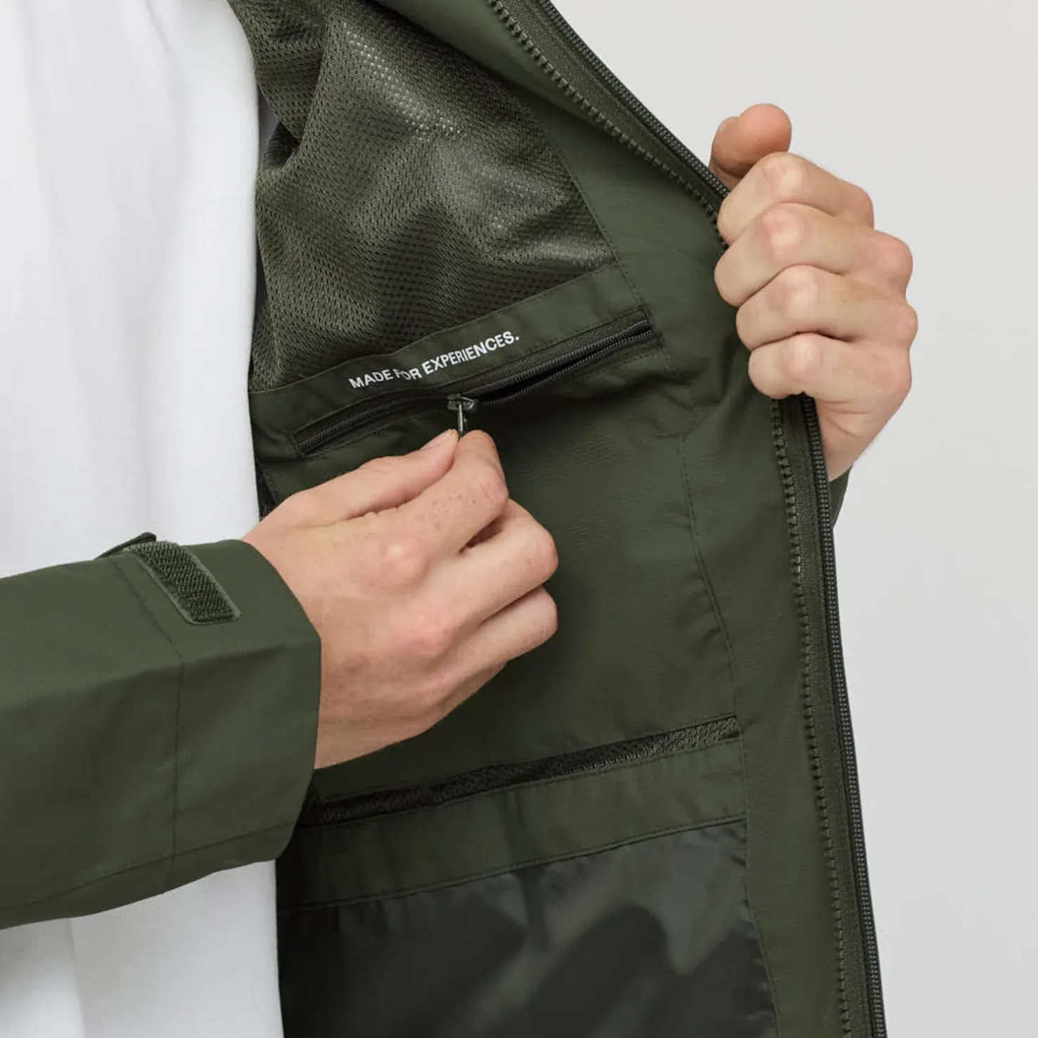 Heavy Rain Jacket Olive