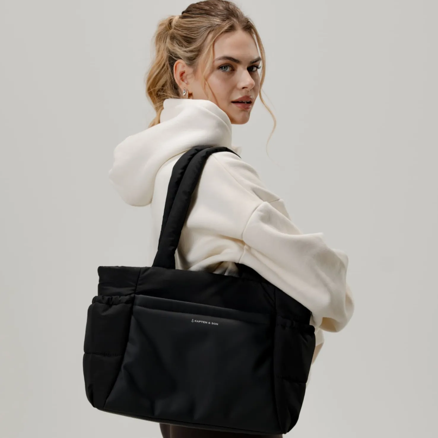 Hellvi Cloud Medium All Black