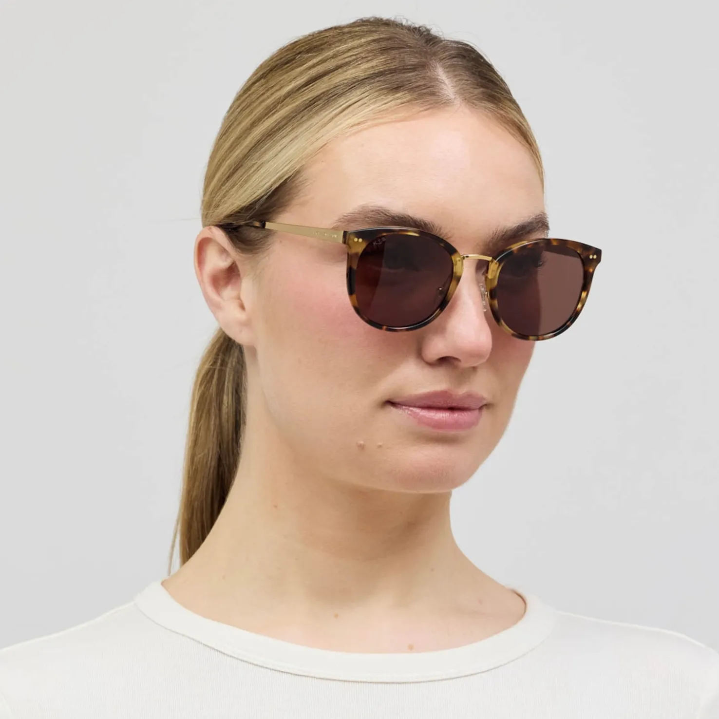 Prague Amber Tortoise Brown