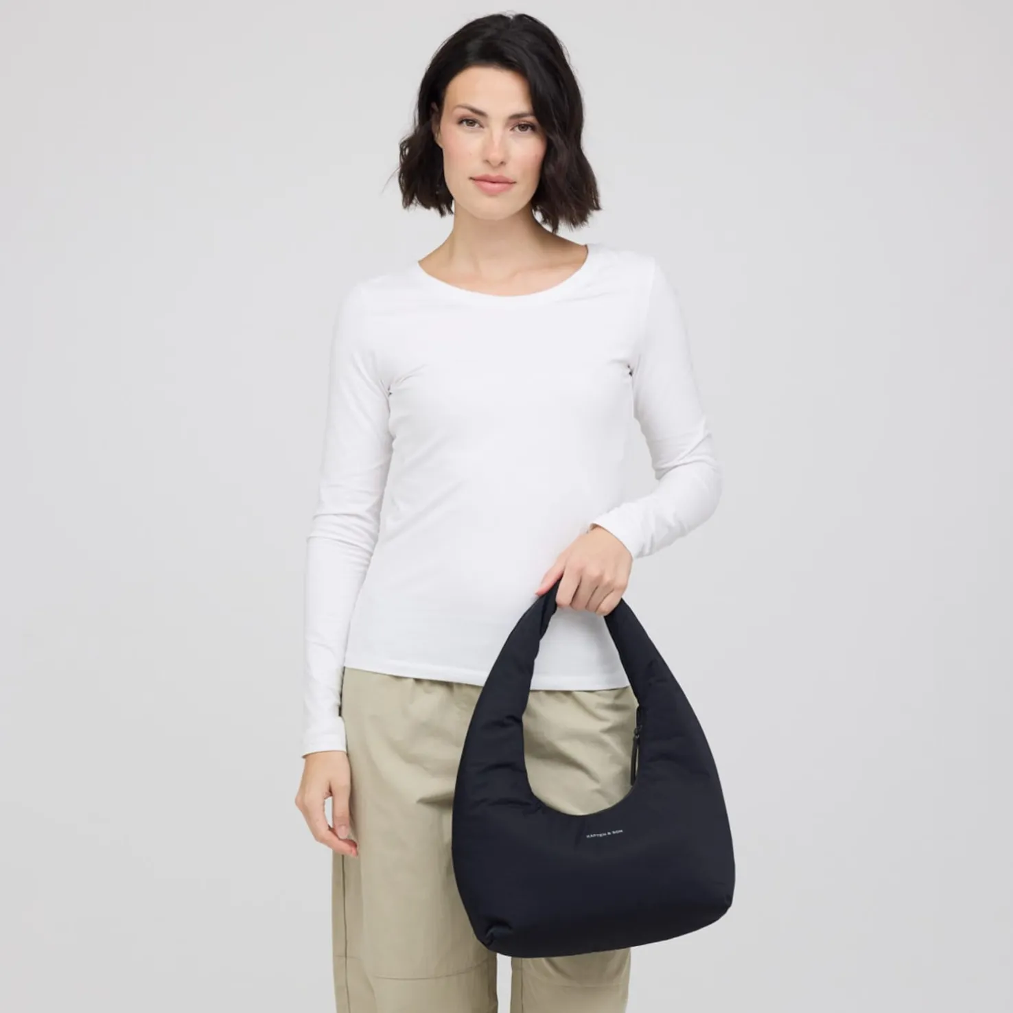 Skara Cloud Shoulder All Black