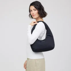 Skara Cloud Shoulder All Black