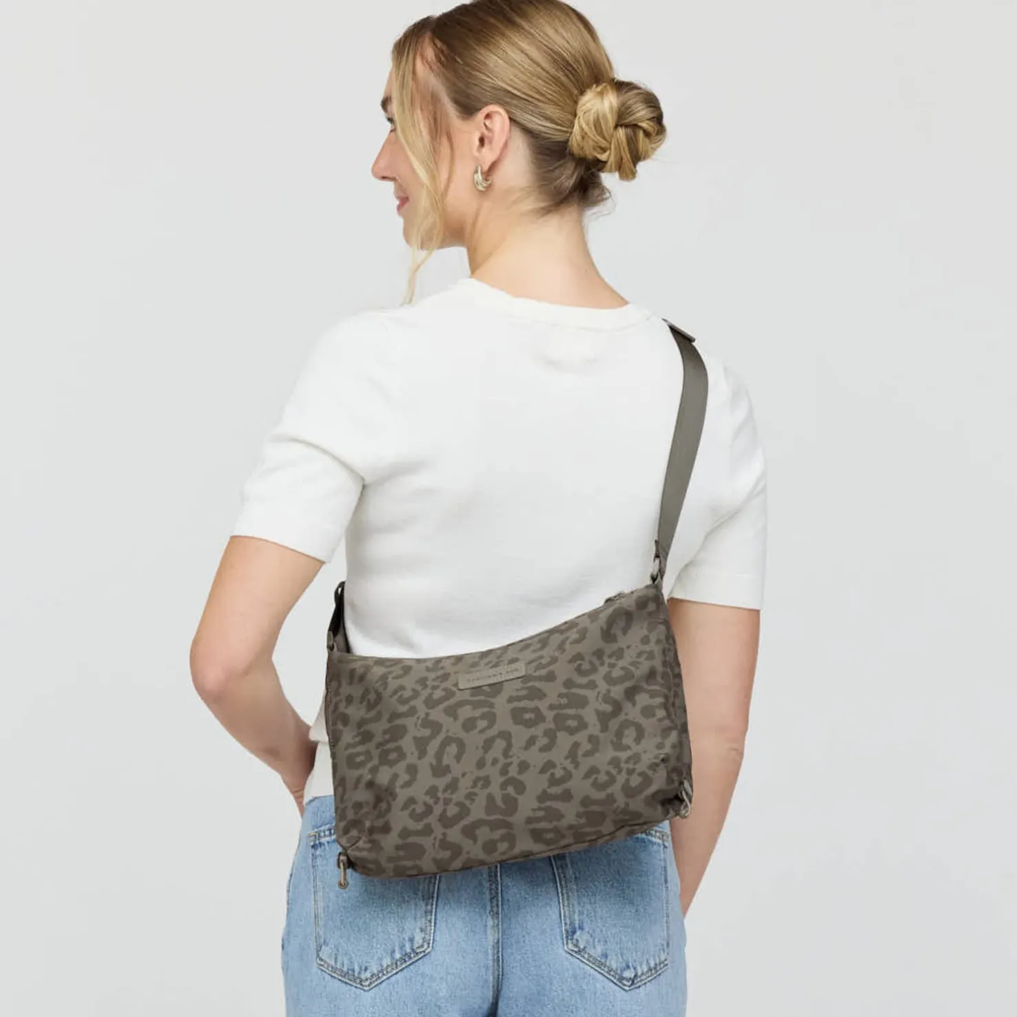 Skara Small Leo Dark Brown
